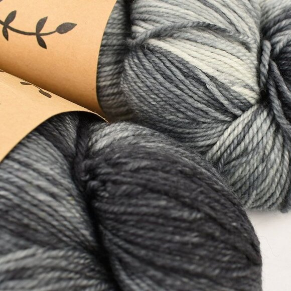 Lichen and Lace Hand-Dyed 80/20 Sock Yarn 2 Skeins SW Merino Nylon Soot Gray - Picture 3 of 3